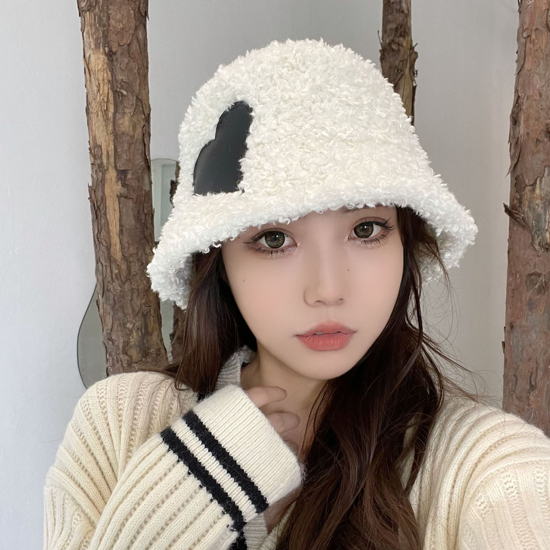 Heart Design Warm Lamb Hair Bucket Hat