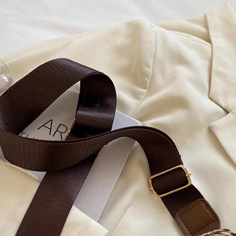 Retro Simple All-Match Wide Strap Saddle Bag