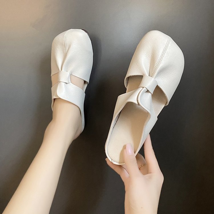 Hollow Pleated Closed Toe Sandals