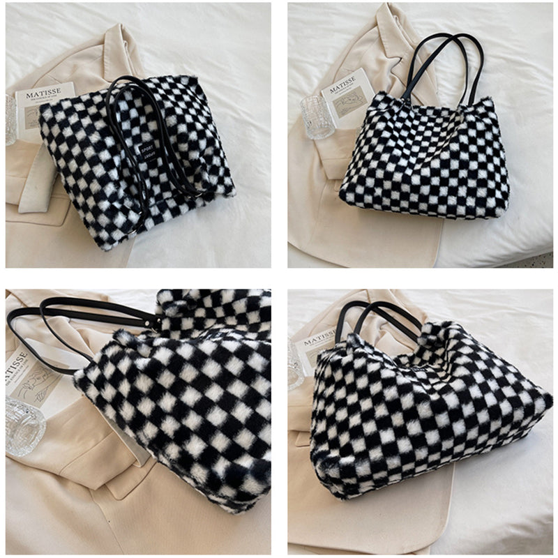 Vintage Large-Capacity Black And White Plaid Furry Tote Bag