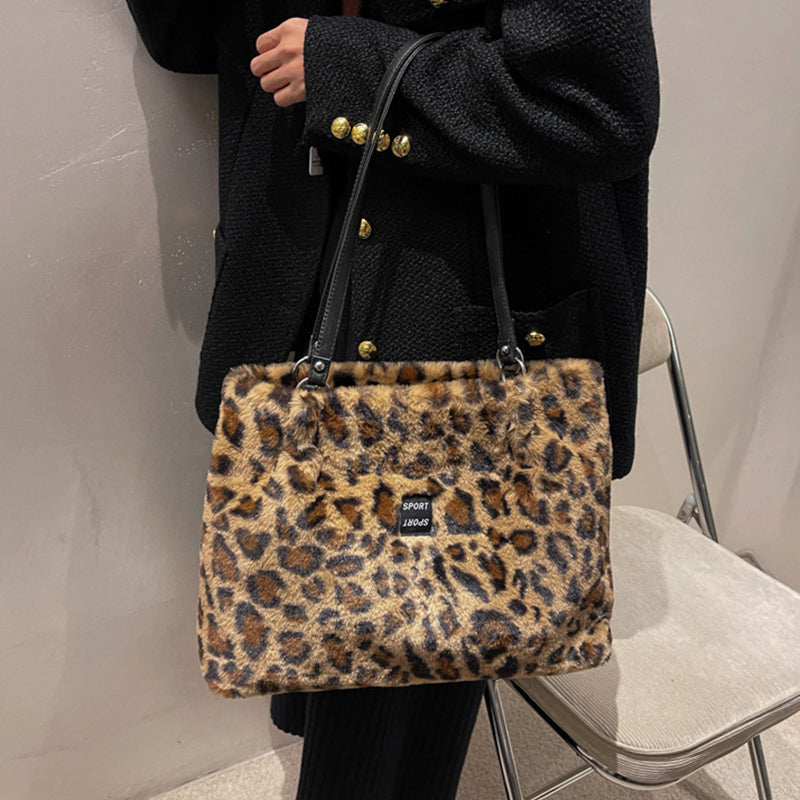 Vintage Large-Capacity Black And White Plaid Furry Tote Bag