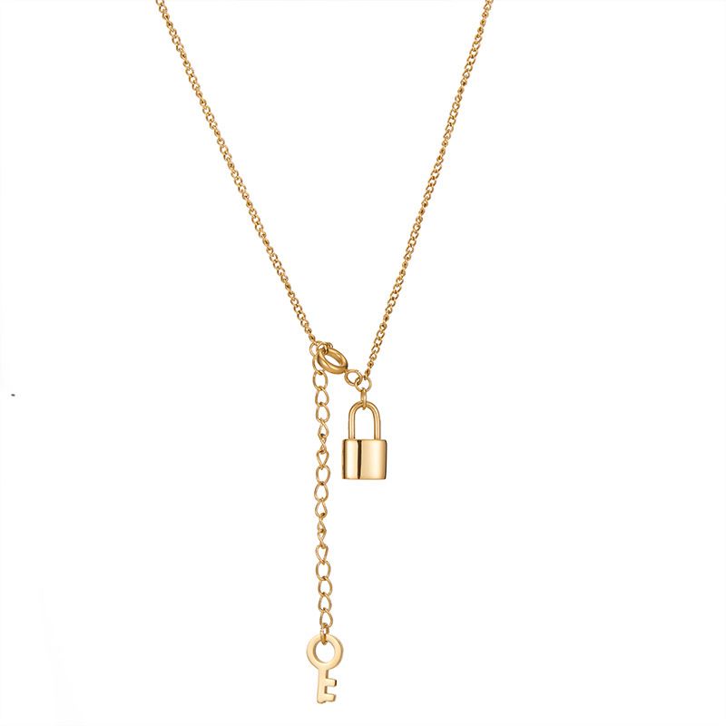 Love Lock Key Necklace in 18K Gold