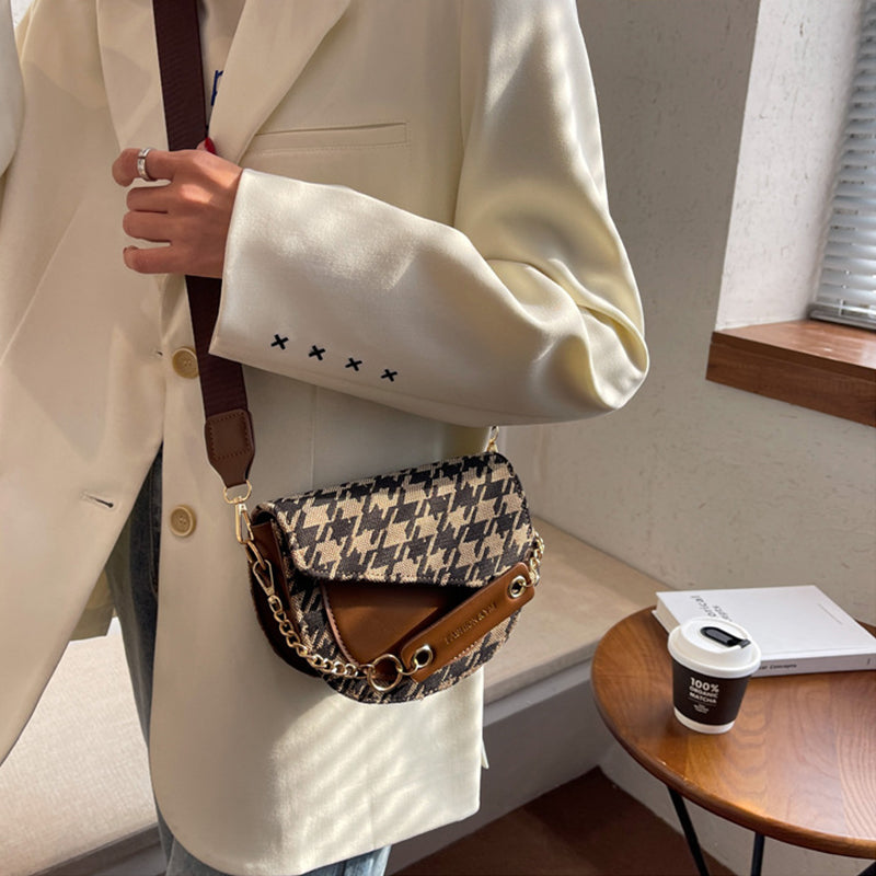 Retro Simple All-Match Wide Strap Saddle Bag