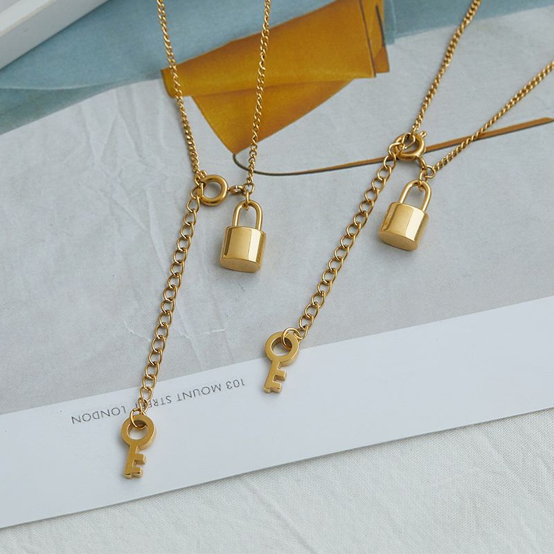 Love Lock Key Necklace in 18K Gold