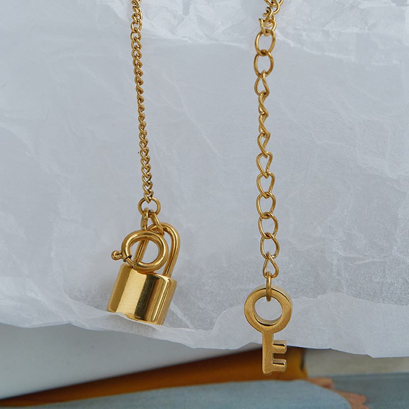 Love Lock Key Necklace in 18K Gold