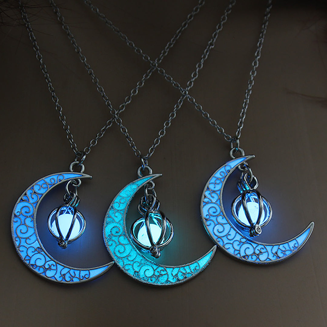 Vintage Moon Shape Pumpkin Pendant Luminous Necklace