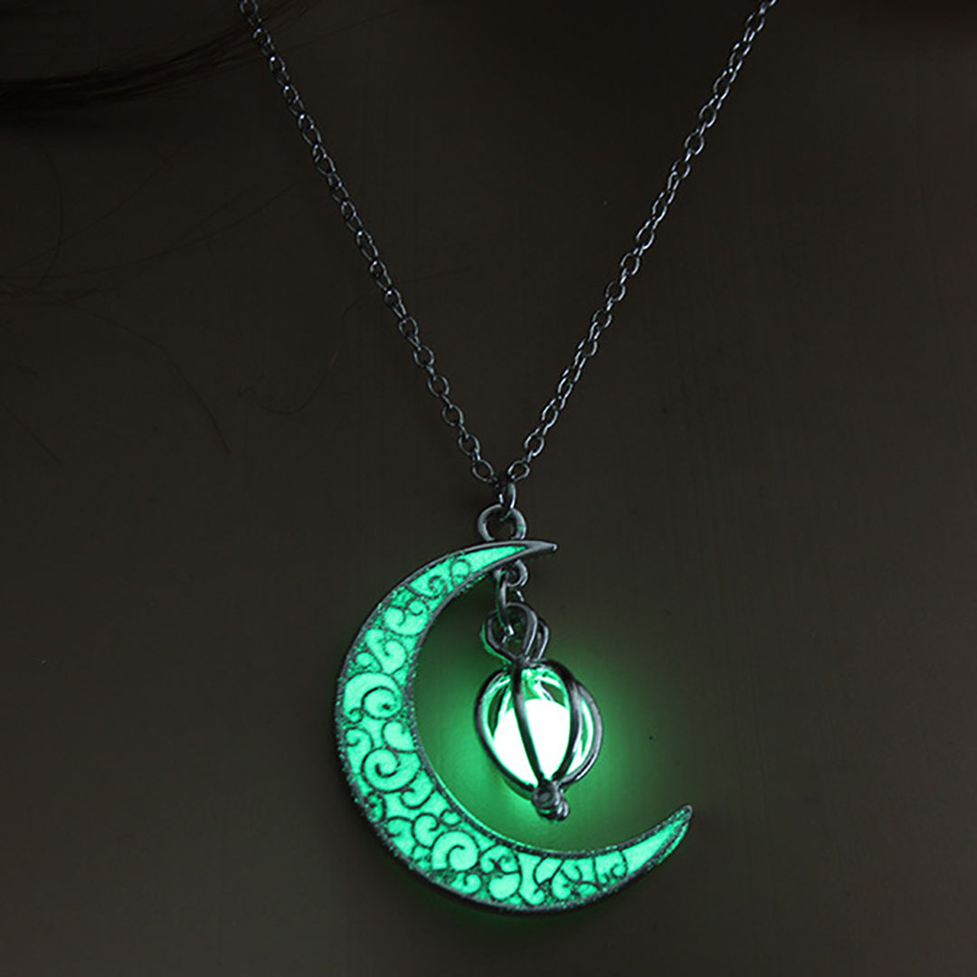 Vintage Moon Shape Pumpkin Pendant Luminous Necklace