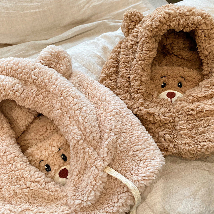 Keeping Warm Scarf And Hat Of The Bear Three-piece Suit