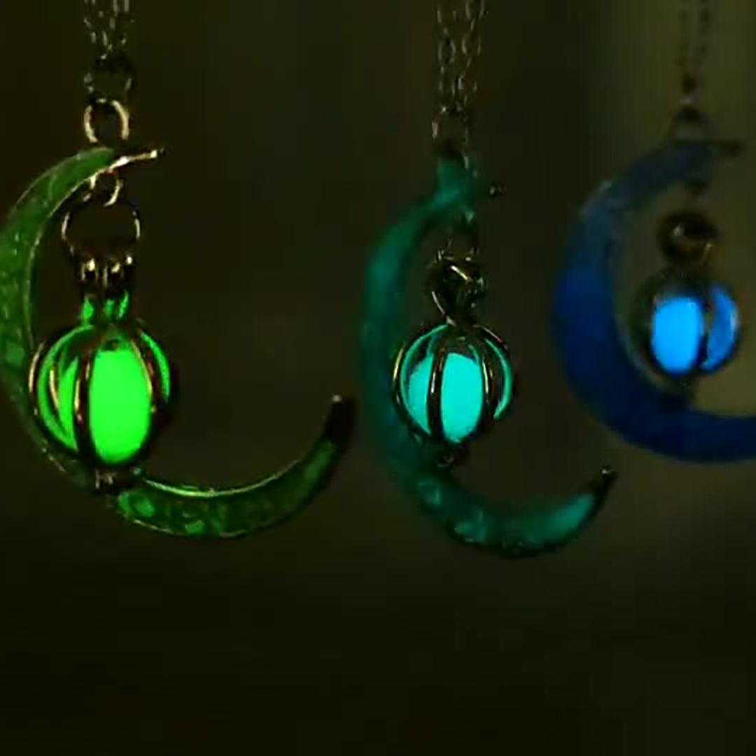 Vintage Moon Shape Pumpkin Pendant Luminous Necklace