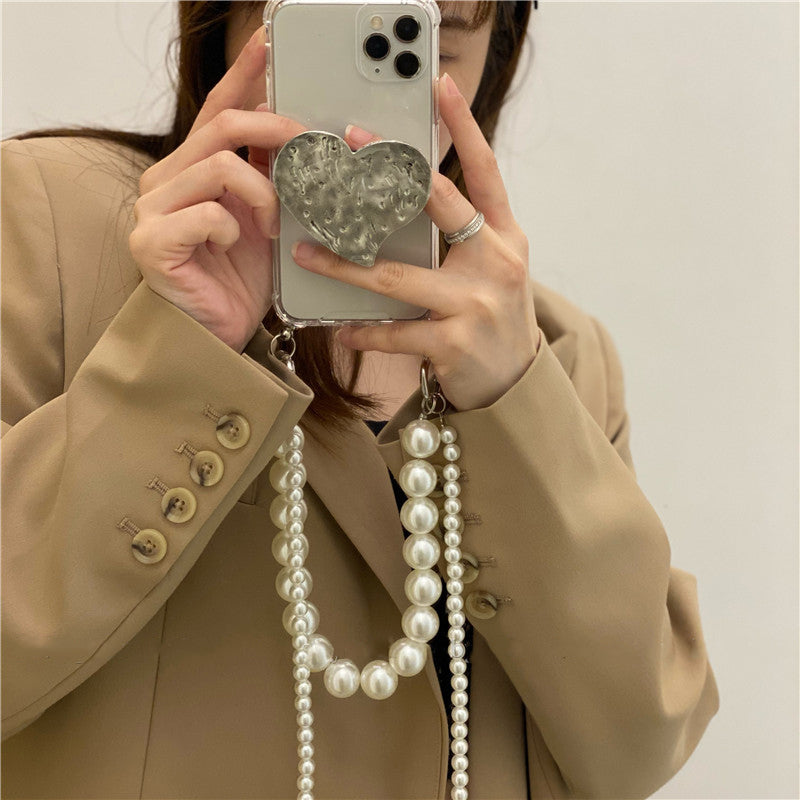 Retro Heart-Shaped Stand Pearl Chain Phone Case