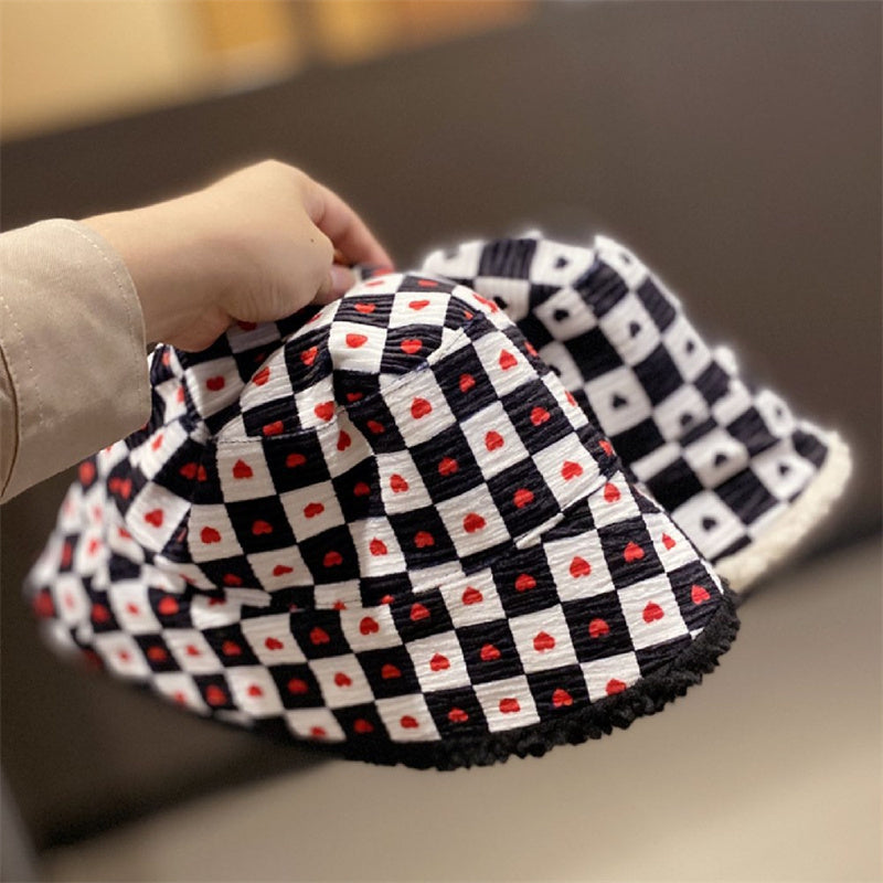 Heart checkerboard check double sided warm lamb wool fisherman's hat