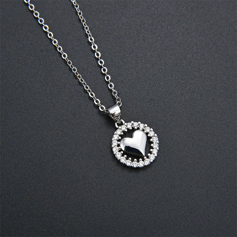 Hollowed-out Heart With Diamond Pendant Clavicle Necklace