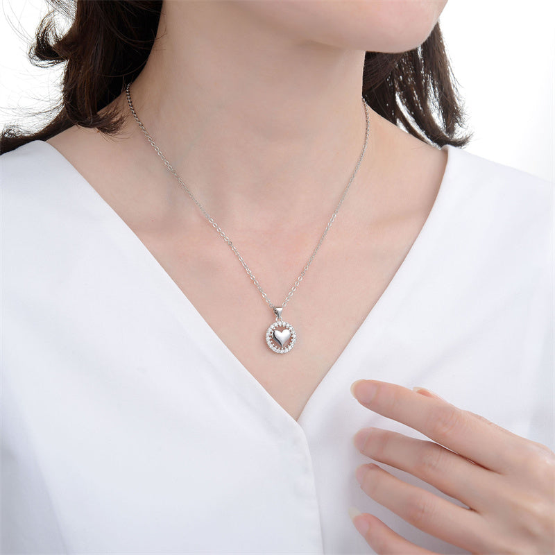 Hollowed-out Heart With Diamond Pendant Clavicle Necklace